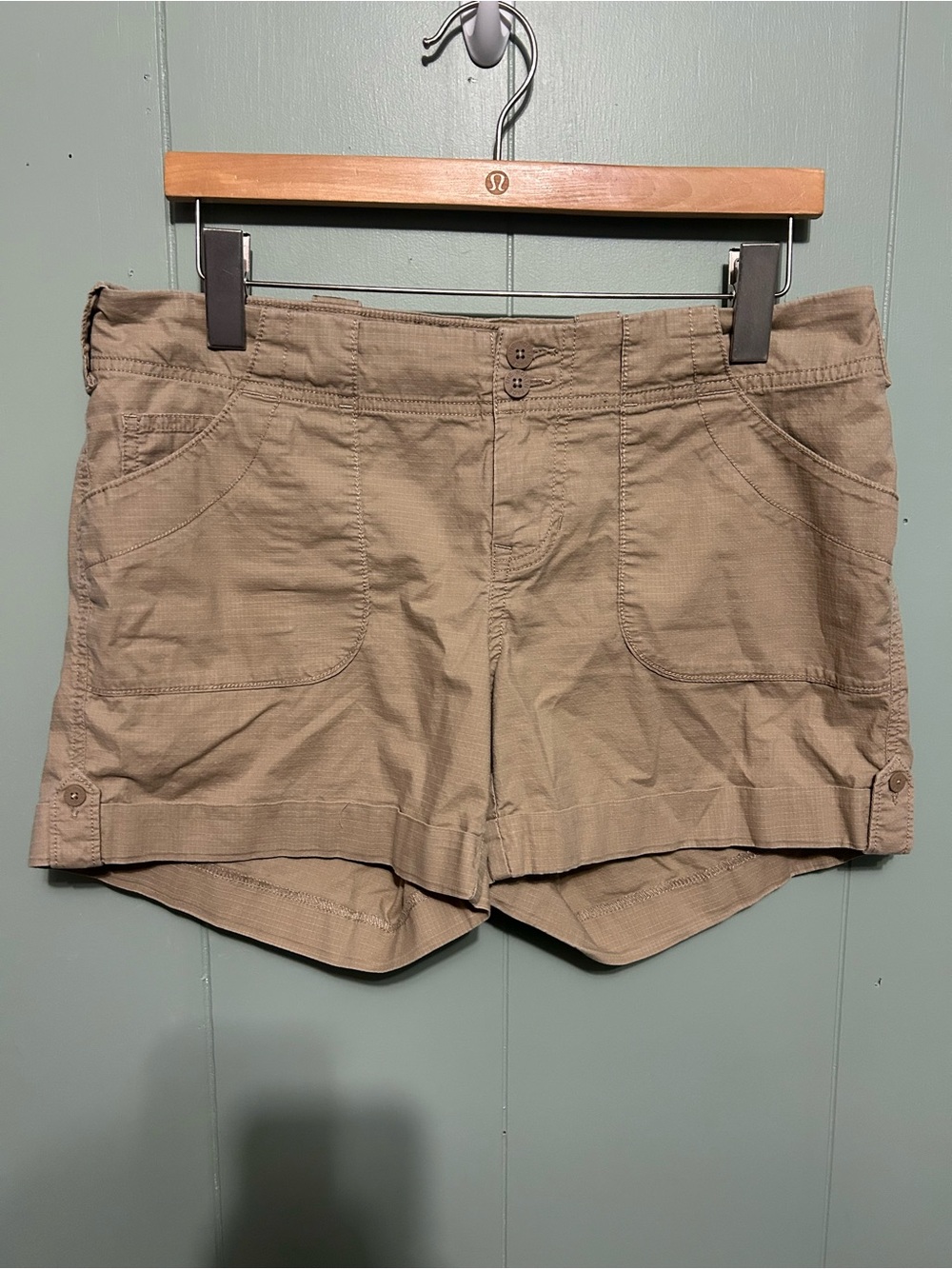 The North Face Women's Khaki/Tan Cargo Shorts